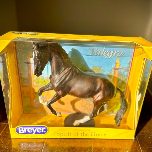 Breyer Valegro Dressage Horse - Picture 1 of 10